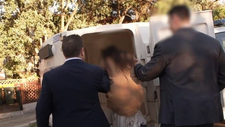 Policia australiane arreston ‘fallxhoren’ – mashtrimet e saj thuhet se arrinin në rreth 70 milionë dollarë